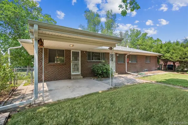 6408 S Acoma ST, Littleton, CO 80120