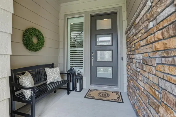 489 Meadowleaf LN, Highlands Ranch, CO 80126