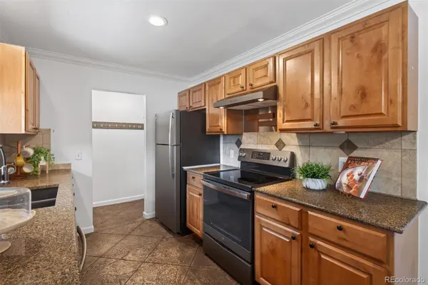 7862 S Vine ST, Centennial, CO 80122