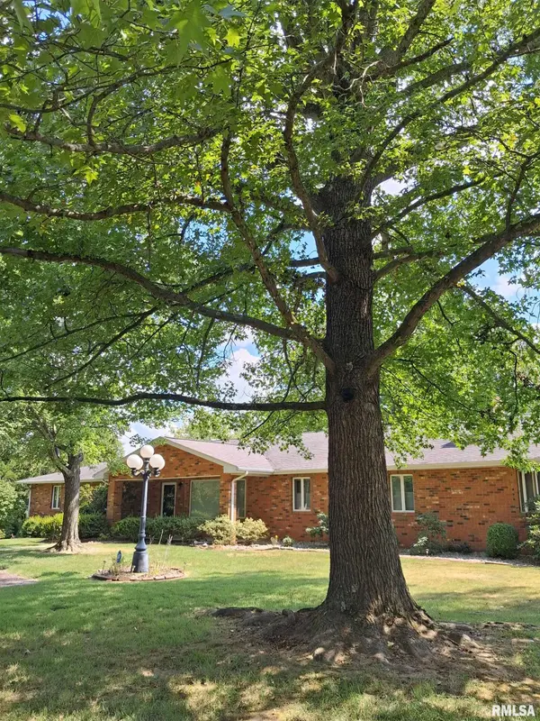 5721 MICHAEL LN, Carterville, IL 62918