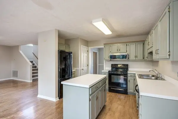 305 Roundhill Cv, Nashville, TN 37211