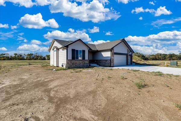 2224 E Arrowhead St, Andover, KS 67002
