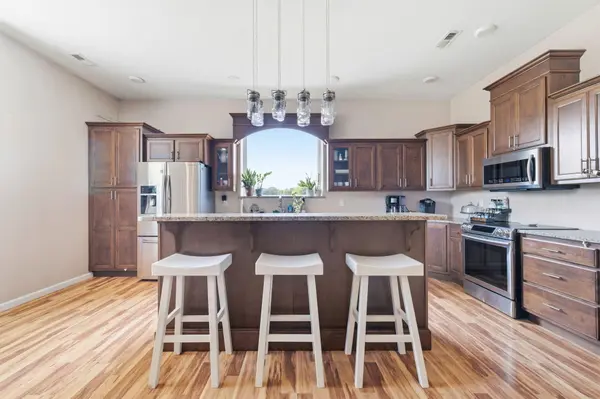 623 E 427th RD, Bolivar, MO 65613