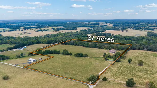 623 E 427th RD, Bolivar, MO 65613