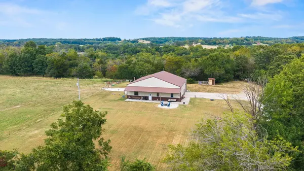 623 E 427th RD, Bolivar, MO 65613