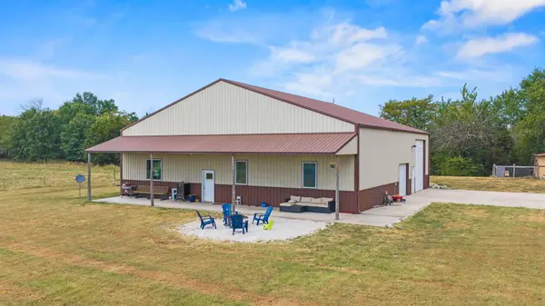623 E 427th RD, Bolivar, MO 65613