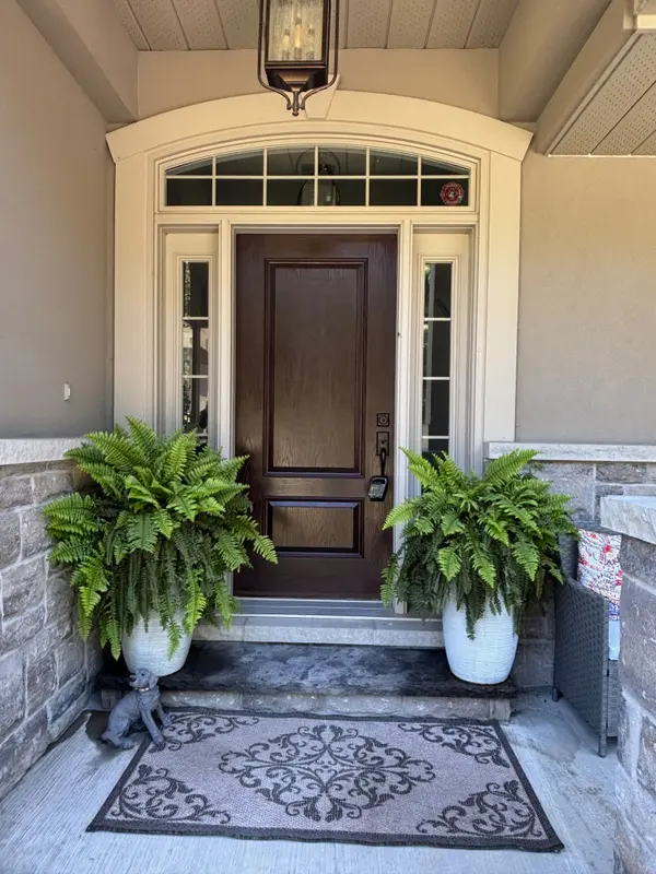 1 Cardinal CT, Quinte West, ON K8V 5P6