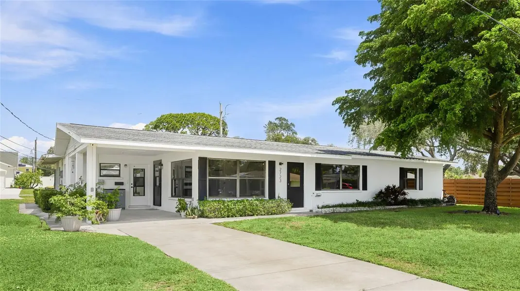 2723 LYNNHURST ST, Sarasota, FL 34239