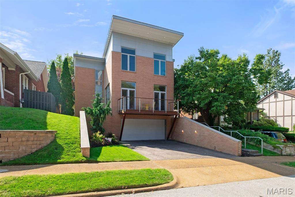 7526 Washington AVE, University City, MO 63130