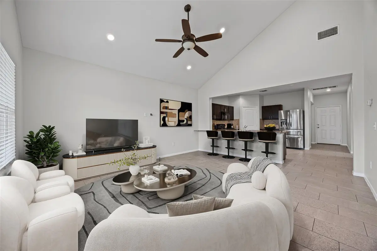 518 Luna Vista DR, Hutto, TX 78634