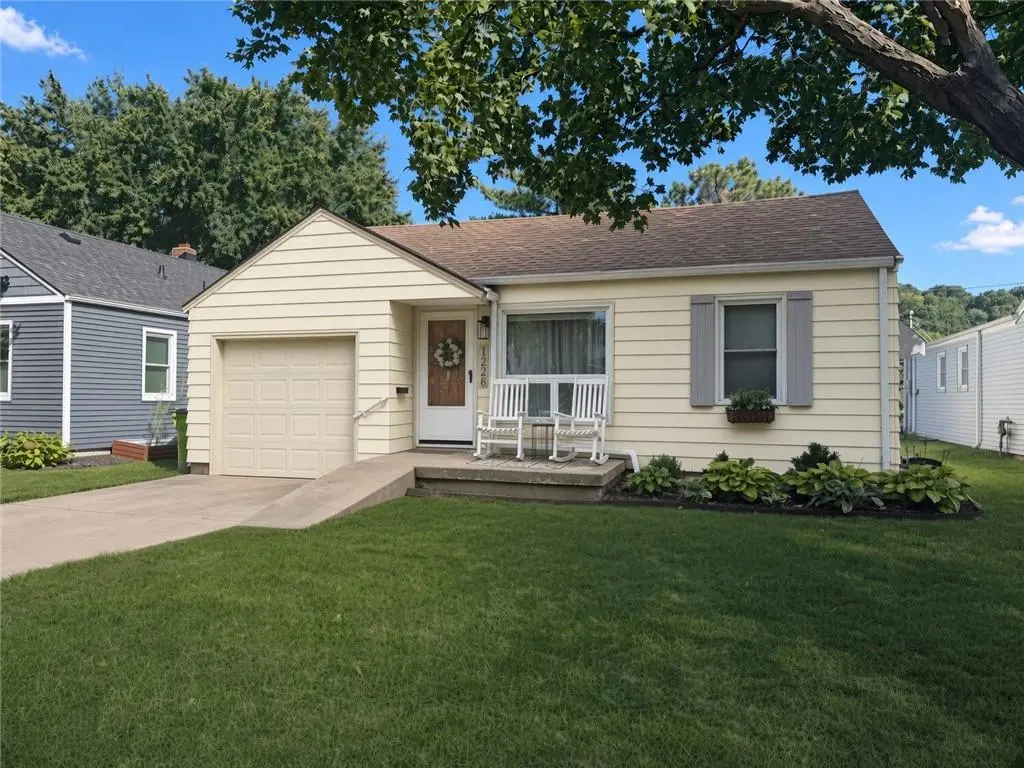 1228 E 25th AVE, Kansas City, MO 64116