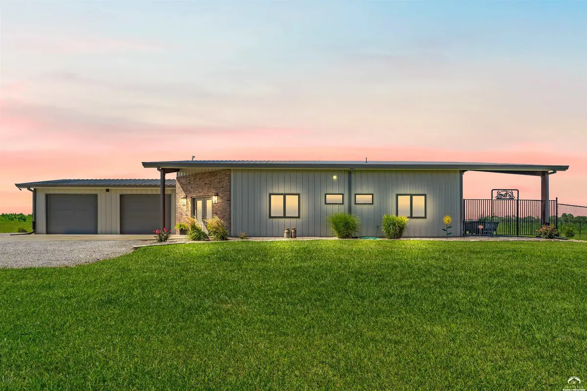 1482 N 300 RD, Baldwin City, KS 66006