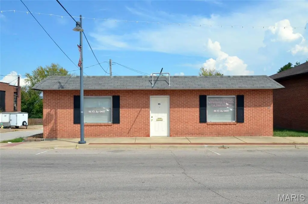 90 Main ST N, St Clair, MO 63077