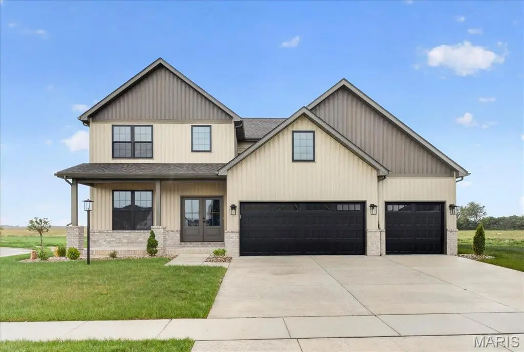 3020 Mobile DR, Glen Carbon, IL 62034