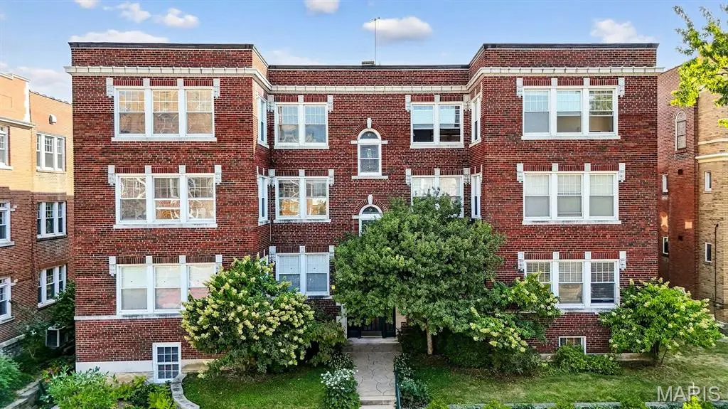 6226 Southwood AVE #3W, St Louis, MO 63105
