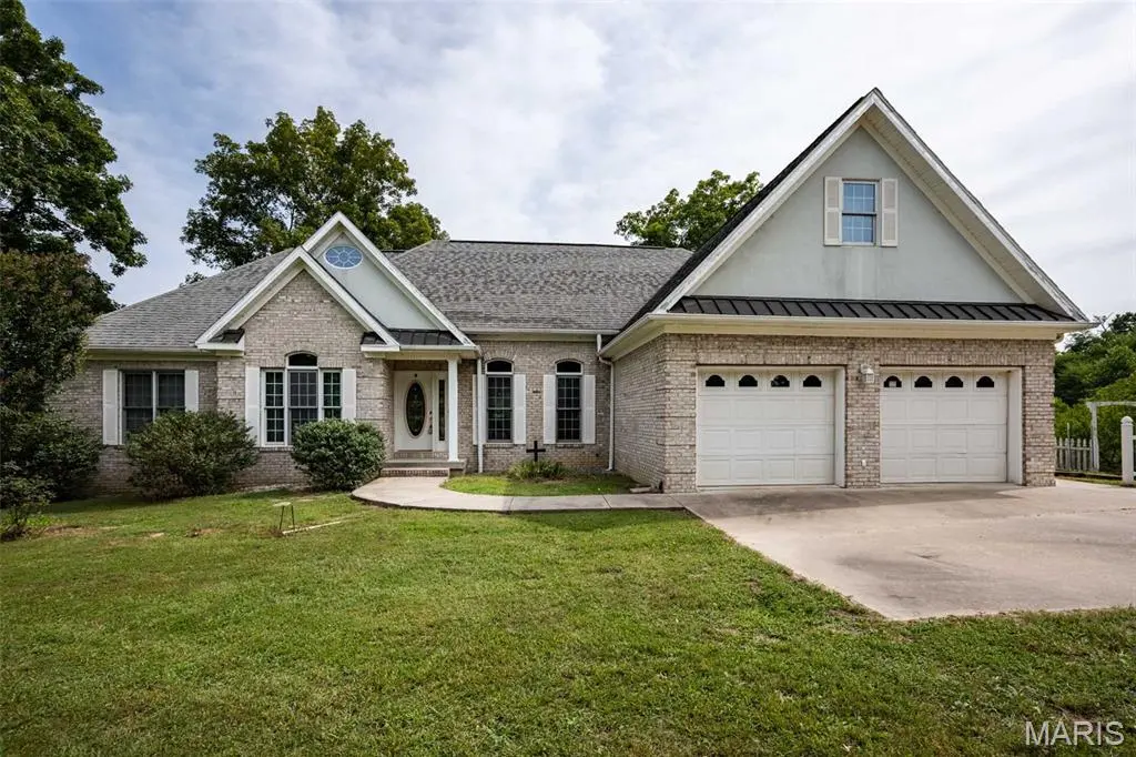 1385 Christian Chapel RD, Anna, IL 62906