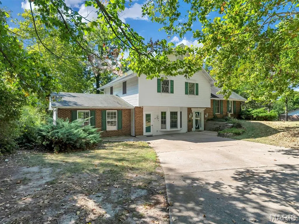 31 El Viento DR, Washington, MO 63090