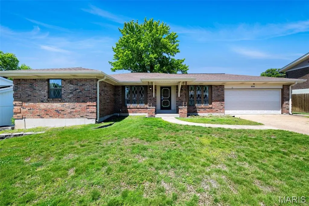 9243 Roger Lee LN, St Louis, MO 63126