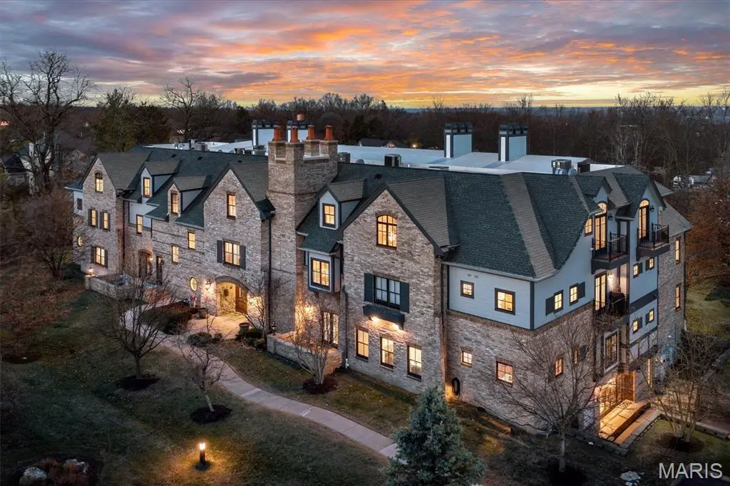12420 Rott RD #2B, Sunset Hills, MO 63127