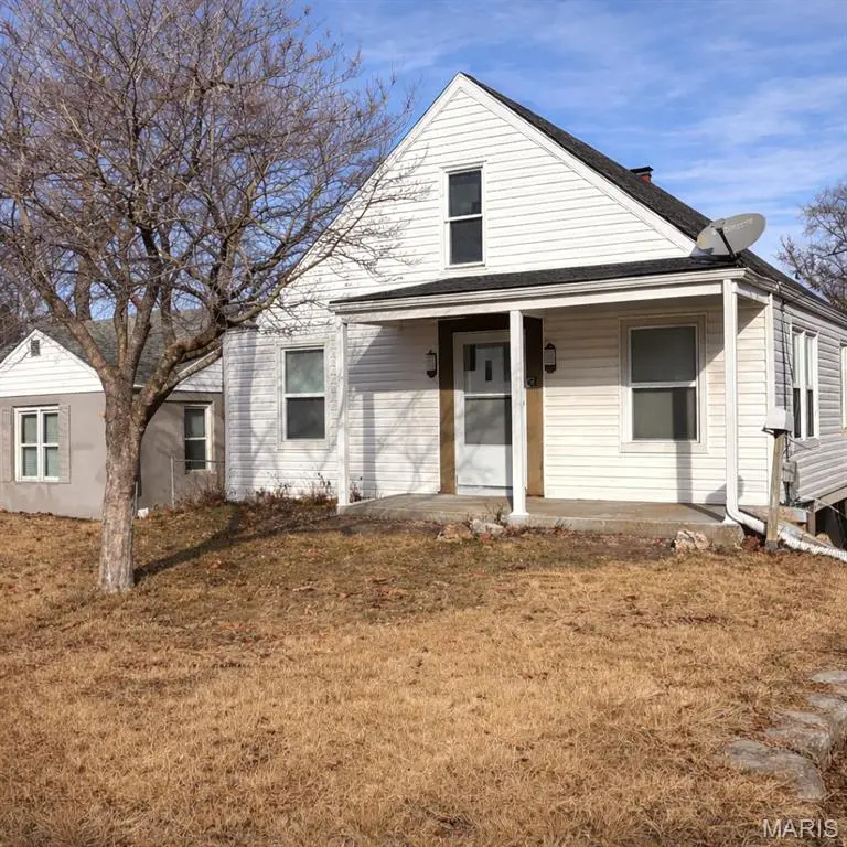 825 Walters DR, Ferguson, MO 63135