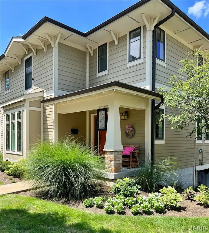 1303 Childress AVE, St Louis, MO 63139