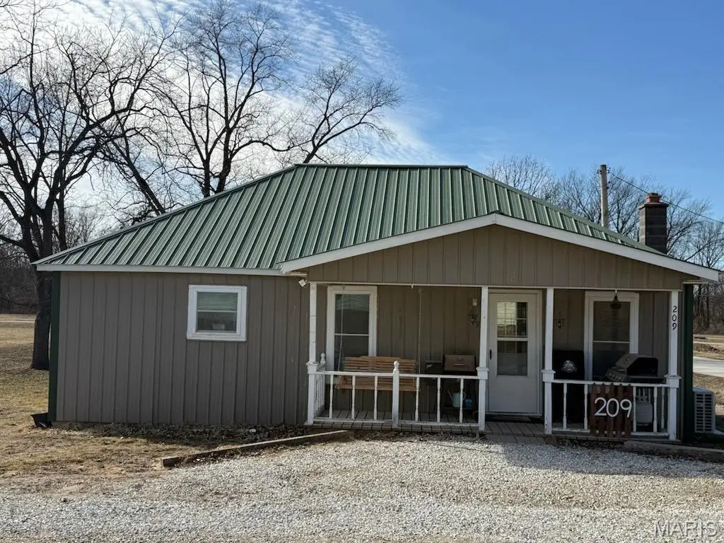 209 Snyder AVE, Novinger, MO 63559