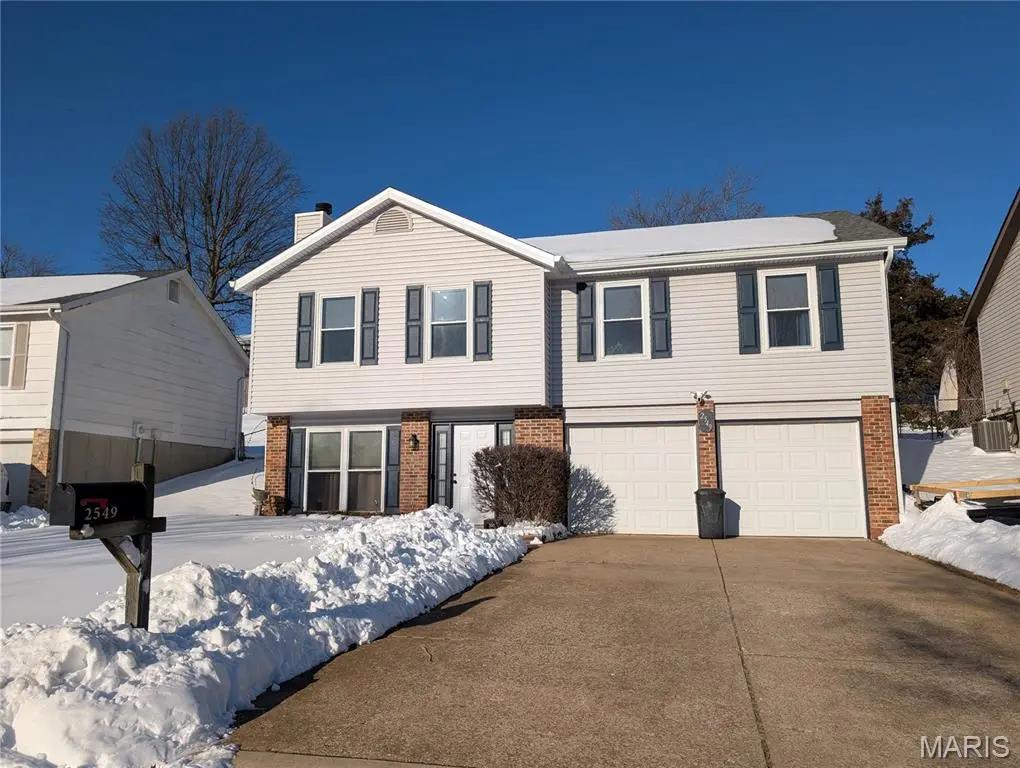 2549 Plymouth DR, High Ridge, MO 63049