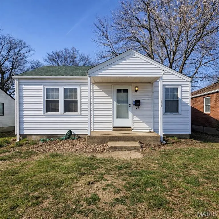 6717 Thurston AVE, St Louis, MO 63134