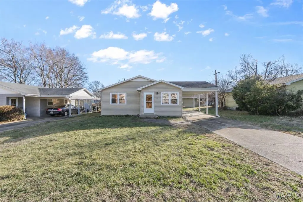 1927 College ST, Cape Girardeau, MO 63703