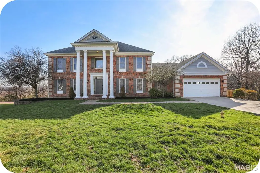 6 River Bluff CT, Augusta, MO 63332