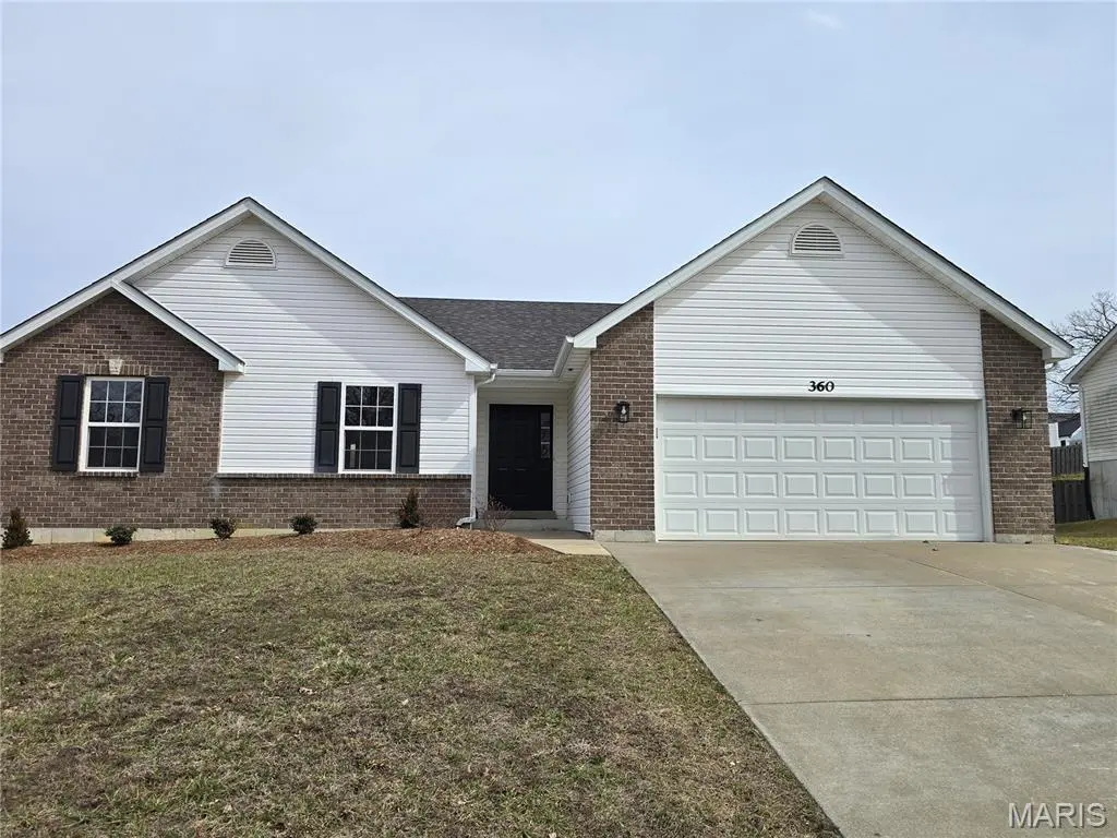 360 Dry Fork XING, Warrenton, MO 63383