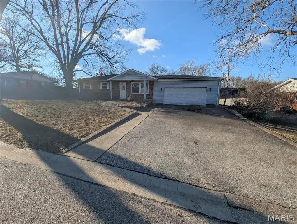 112 Appletree LN, Glen Carbon, IL 62034