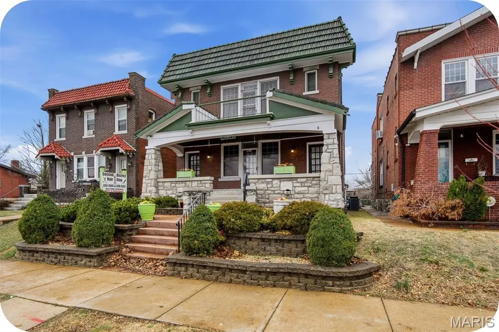 5921 S Kingshighway BLVD, St Louis, MO 63109