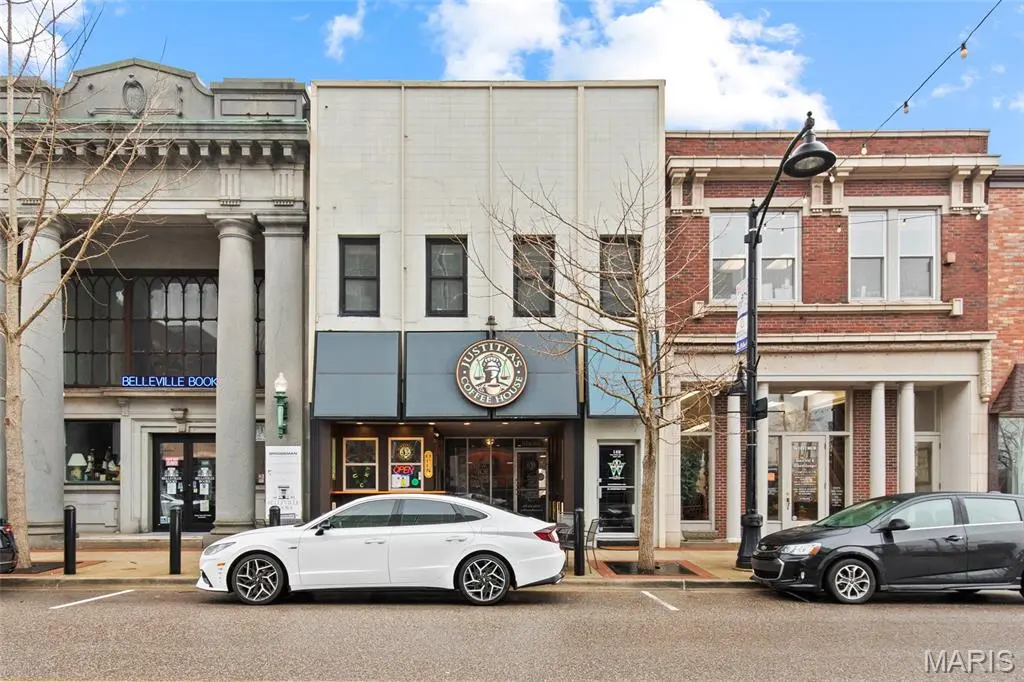 18 E Main ST, Belleville, IL 62220