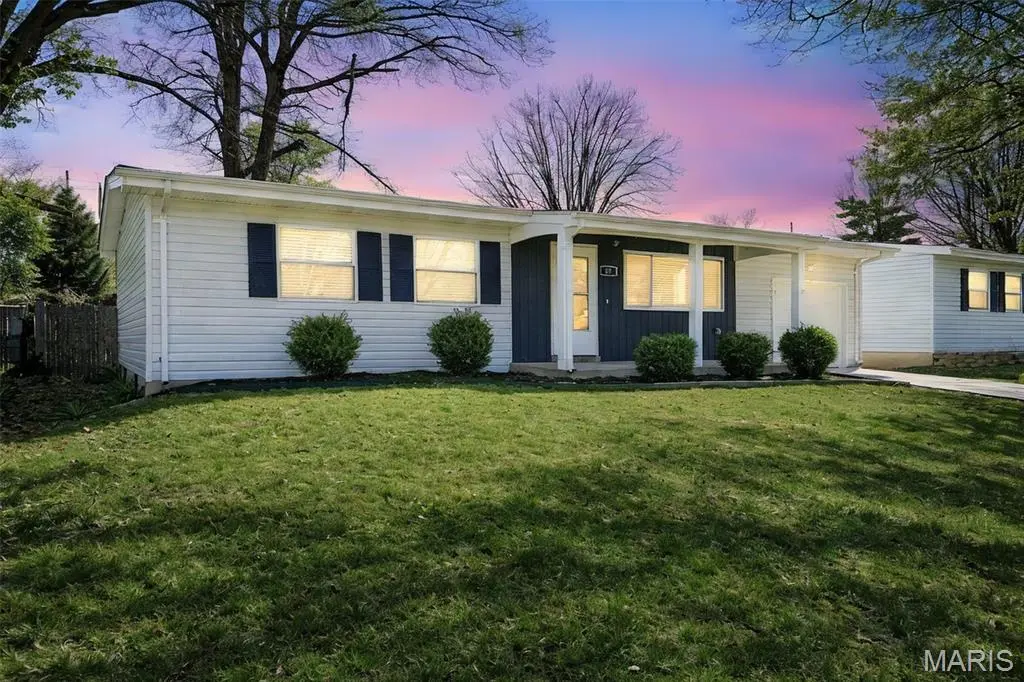 77 Tom Sawyer DR, St Charles, MO 63303