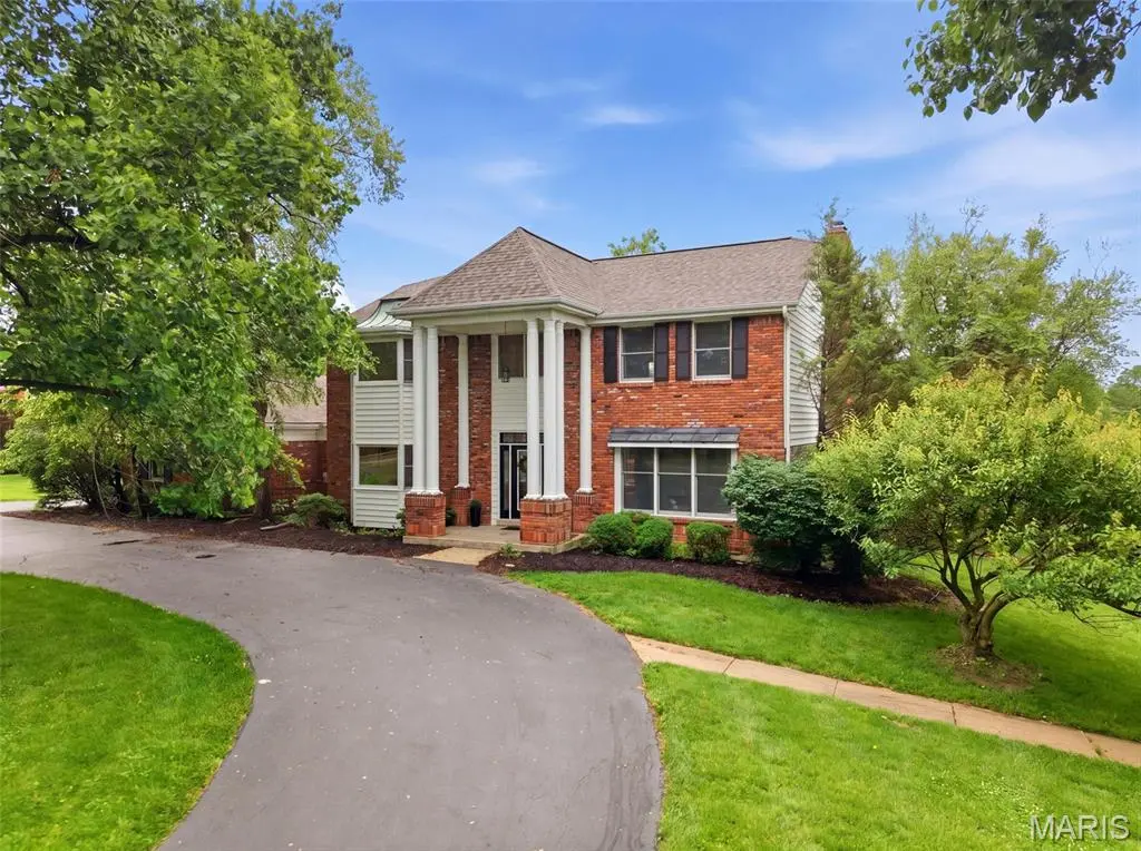 2055 Kehrs Mill RD, Chesterfield, MO 63005
