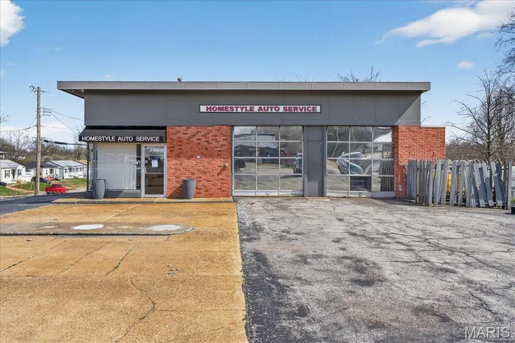 3166 Ashby RD, St Ann, MO 63074