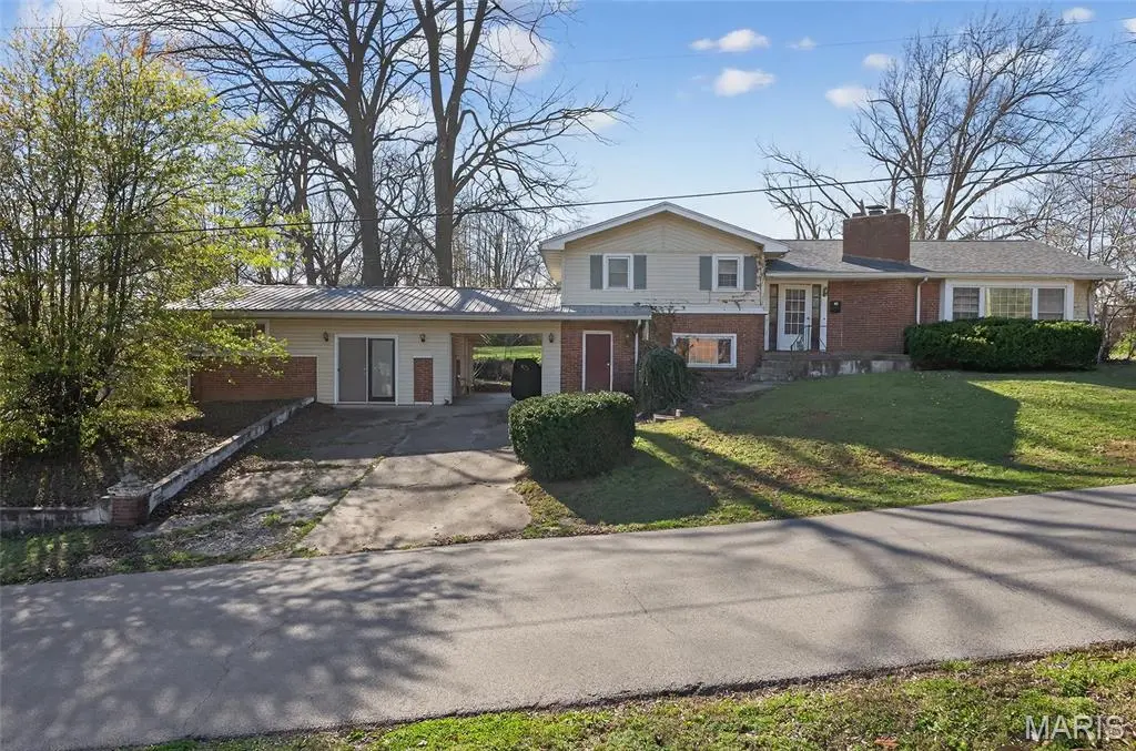 405 Sycamore ST, Scott City, MO 63780