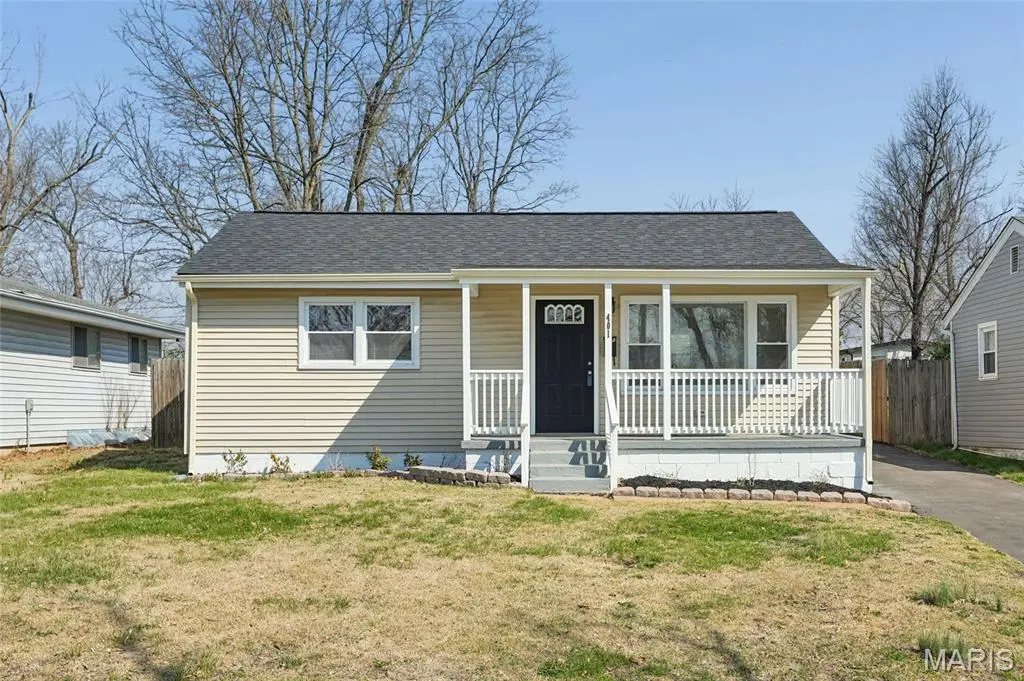401 Hillcrest BLVD, Ballwin, MO 63021