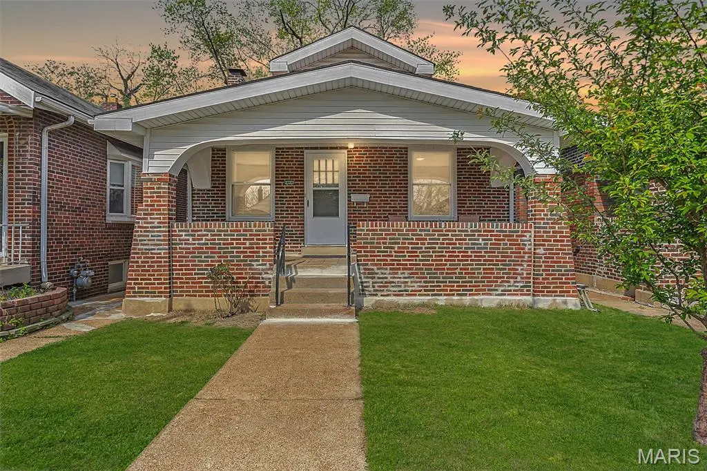 2225 Richert PL, St Louis, MO 63143