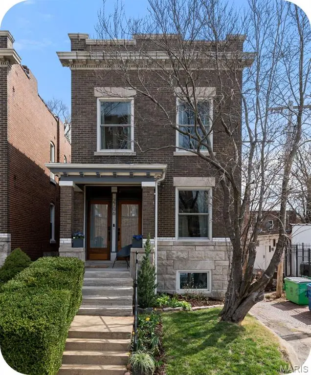2706 Alhambra CT, St Louis, MO 63118