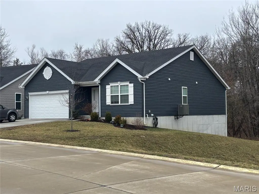 5910 Creek Side PL, Cedar Hill, MO 63016