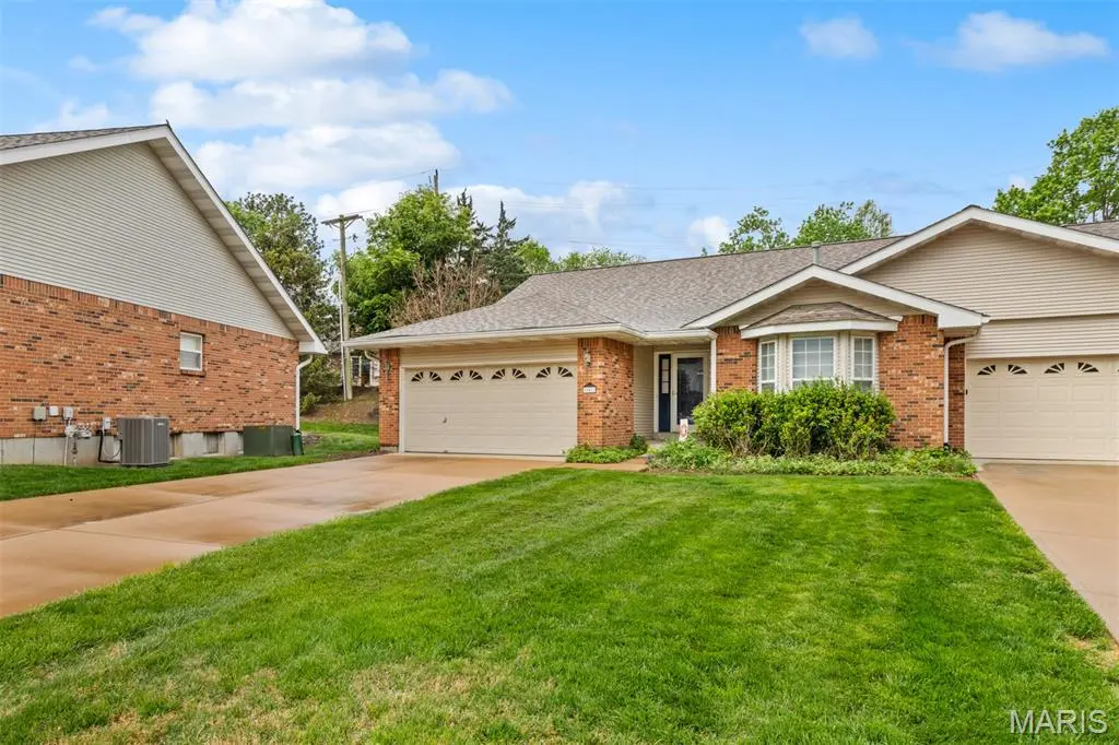 15412 Braefield DR, Chesterfield, MO 63017