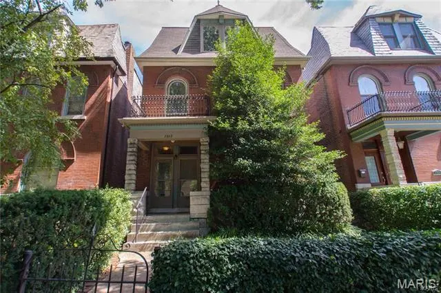 2843 Accomac ST, St Louis, MO 63104