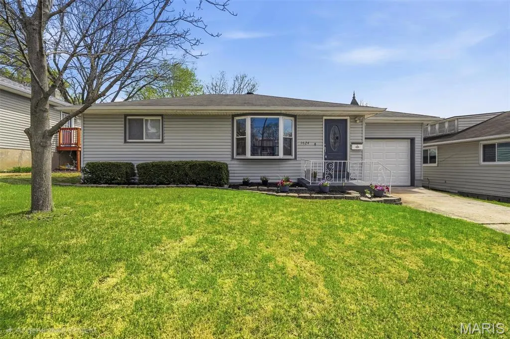 1624 Forest AVE, St Louis, MO 63139