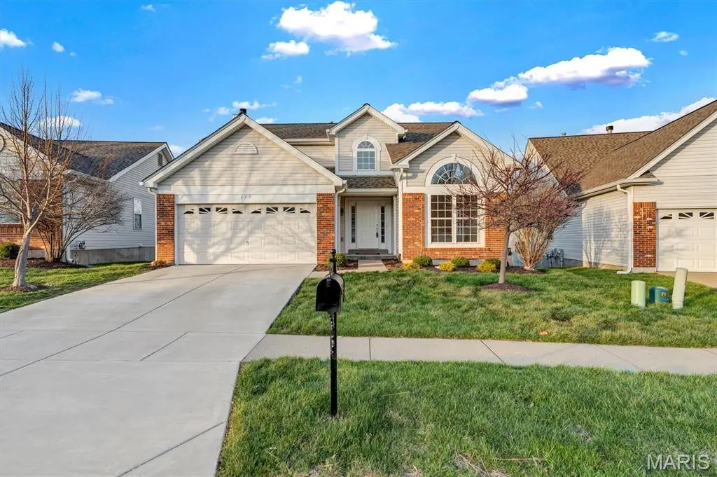 679 Bluffs View CT, Eureka, MO 63025