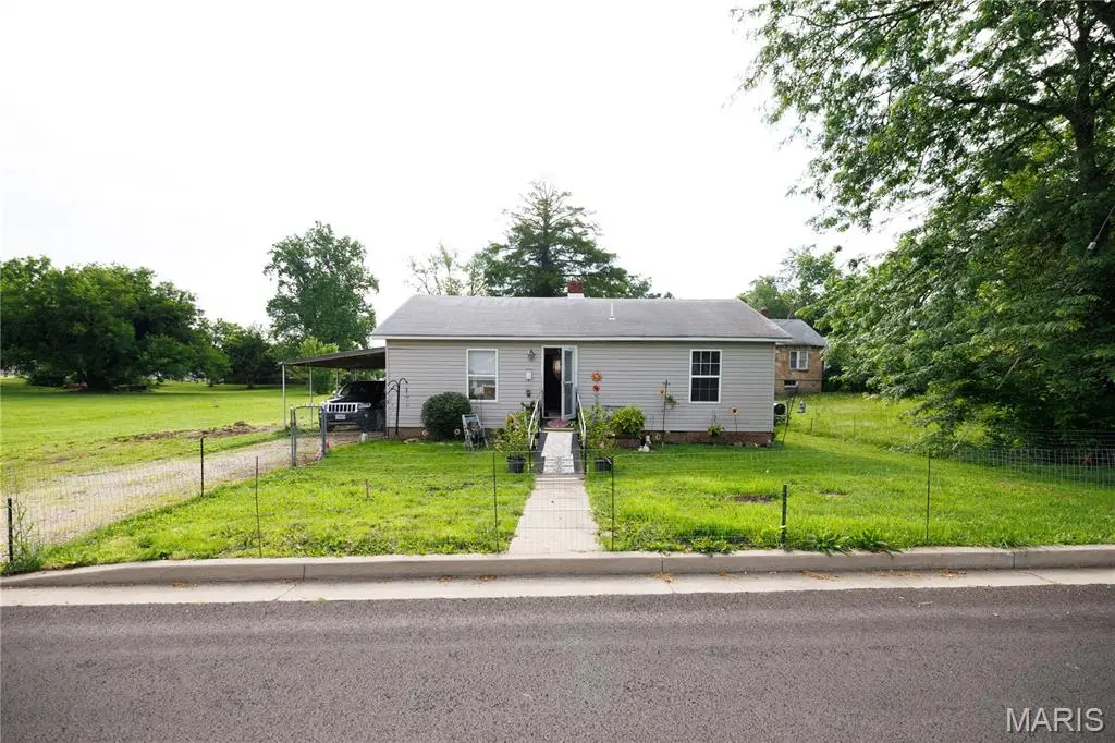 224 N Park ST, Sullivan, MO 63080