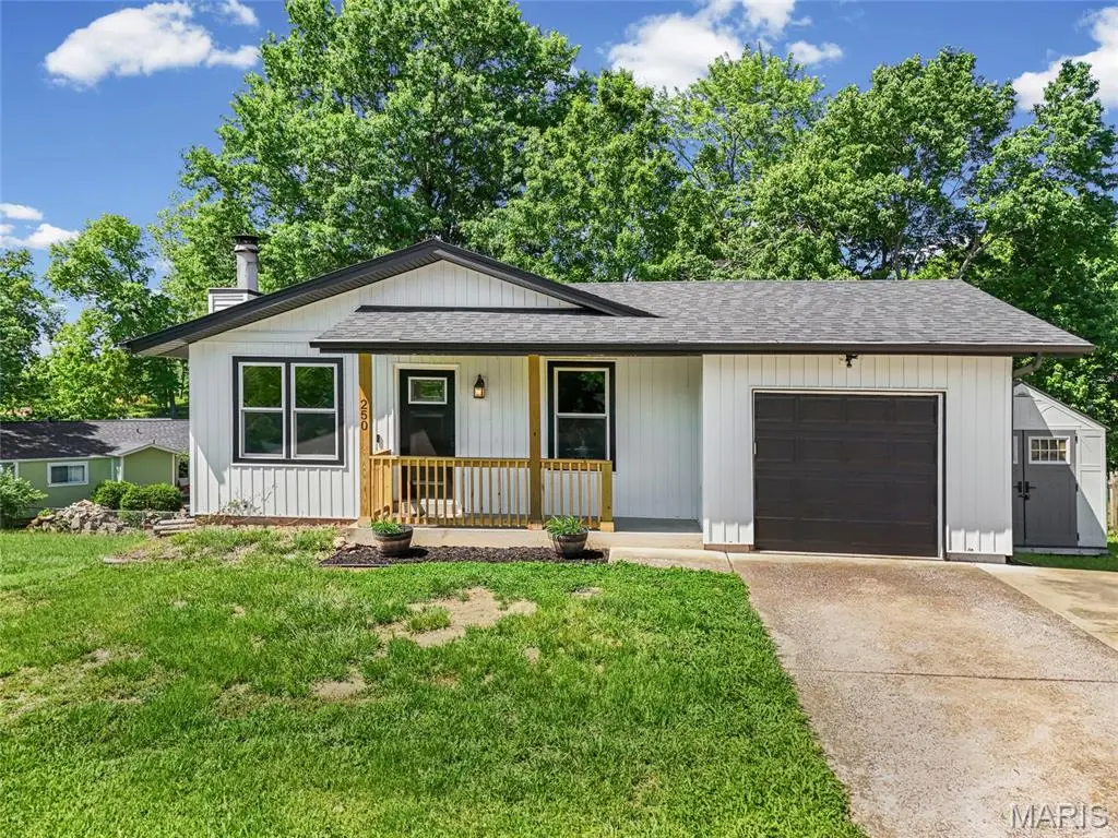 250 Valley View Ridge DR, Valley Park, MO 63088
