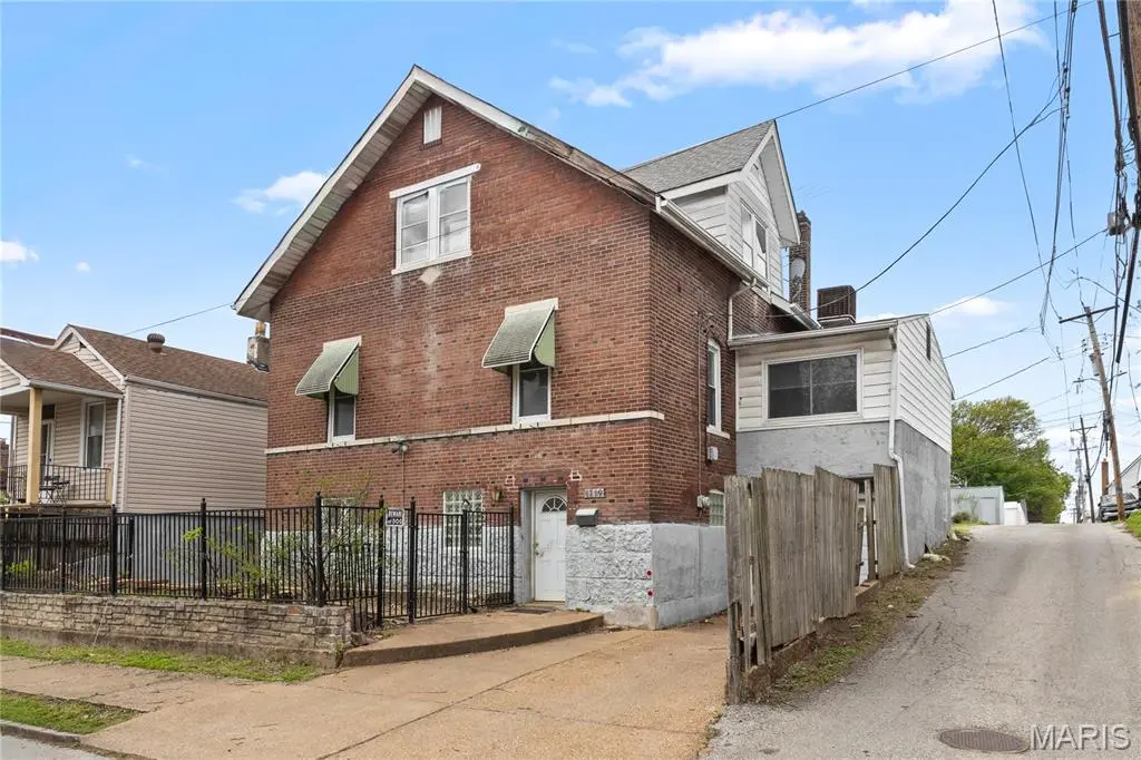 1719 Edwards ST, St Louis, MO 63110