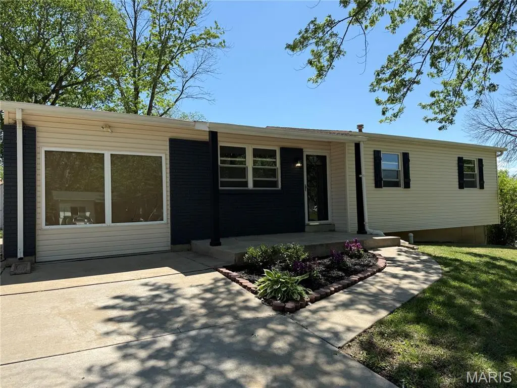 186 Green Acres DR, Old Monroe, MO 63369